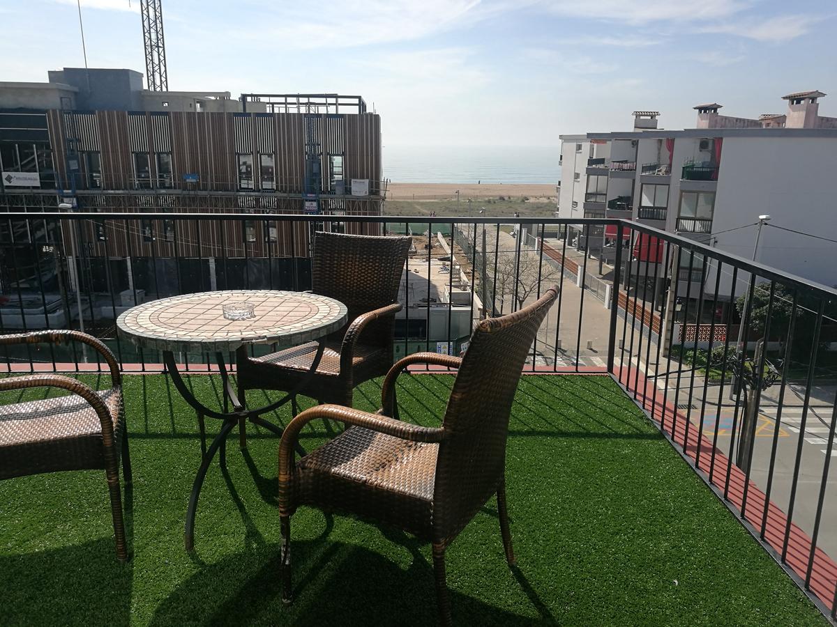 Hotel Beach Playa Кастелдефелс Екстериор снимка