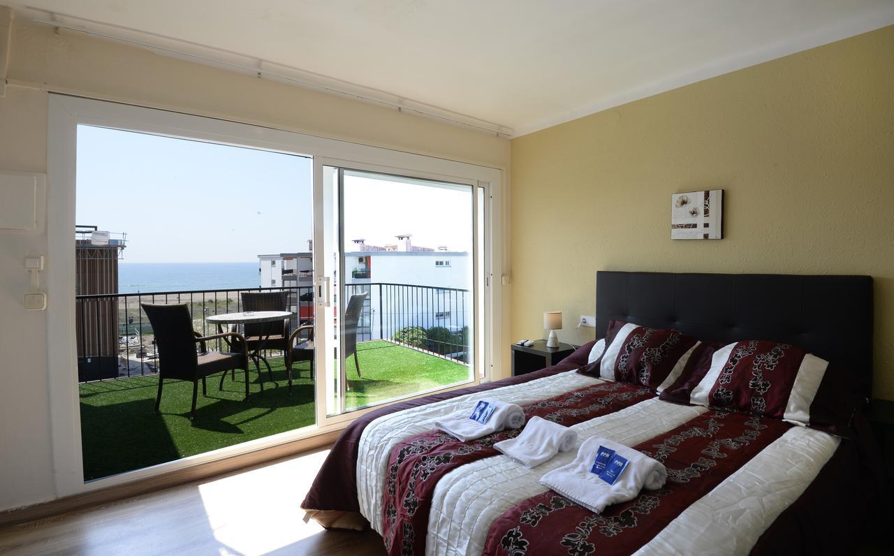 Hotel Beach Playa Кастелдефелс Екстериор снимка