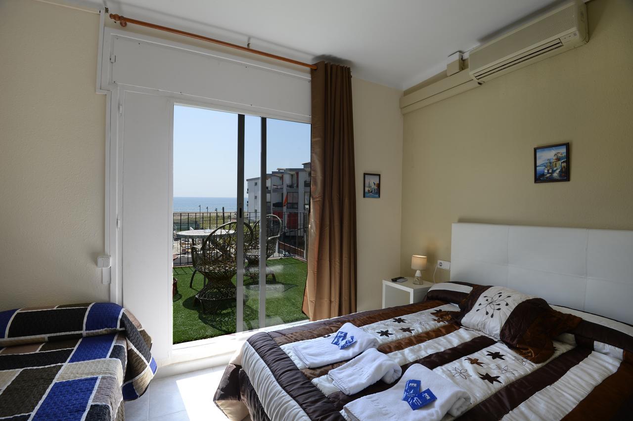 Hotel Beach Playa Кастелдефелс Екстериор снимка